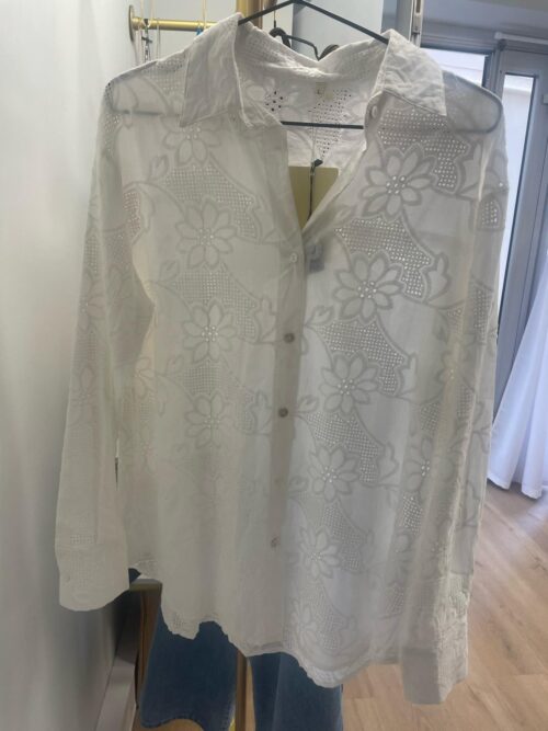 Chemise en coton brodé